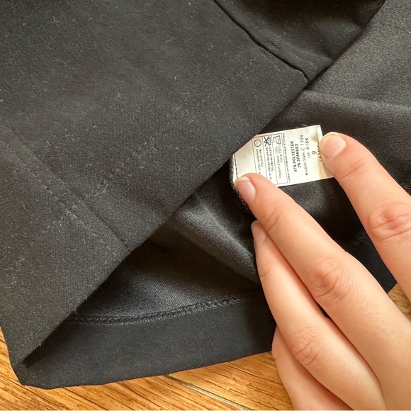 Beautiful black dress - Picture 6 of 11